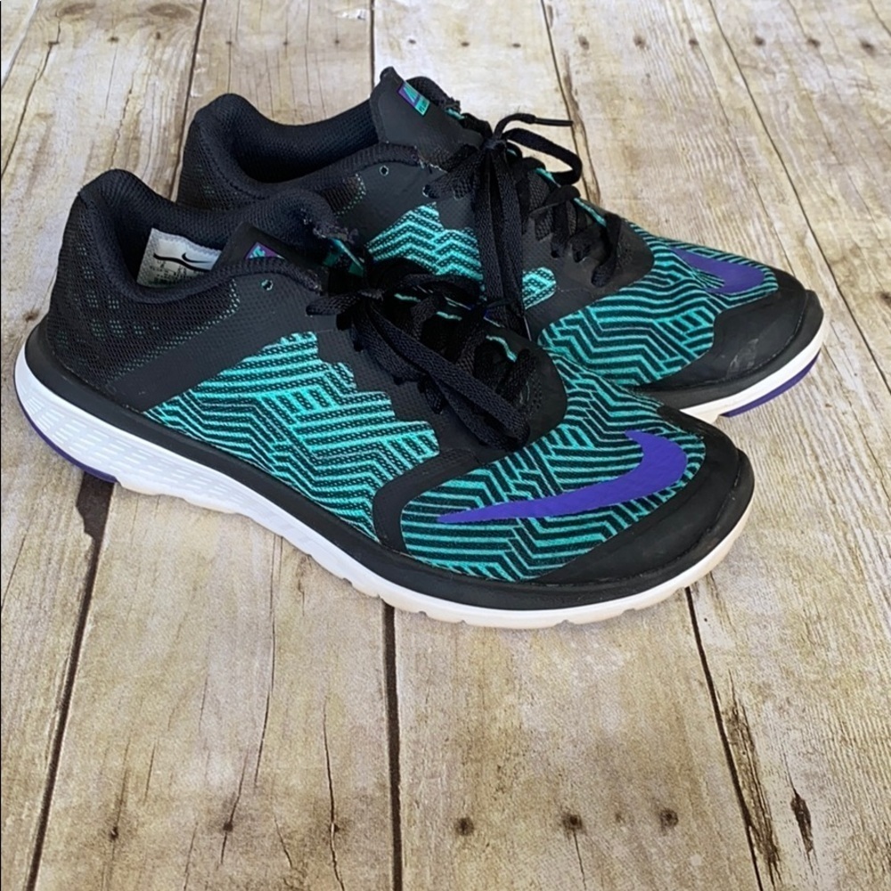 Nike FS Lite Run 3 Sneakers